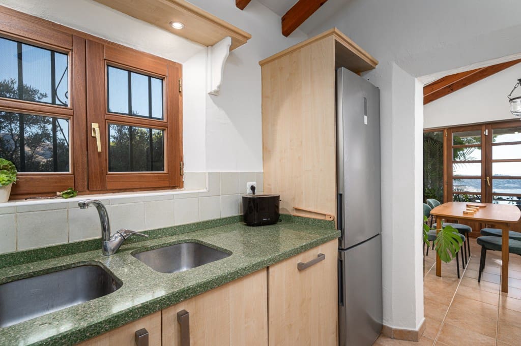 4 sypialnia Willa na sprzedaż w La Herradura z basenem garażem - 890 000 € (Ref: 9378762)