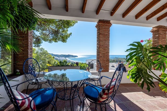 4 soveværelse Villa til salg i La Herradura, Almuñécar med swimmingpool garage - € 890.000 (Ref: 9378762)