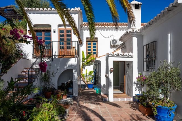 4 soveværelse Villa til salg i La Herradura, Almuñécar med swimmingpool garage - € 890.000 (Ref: 9378762)