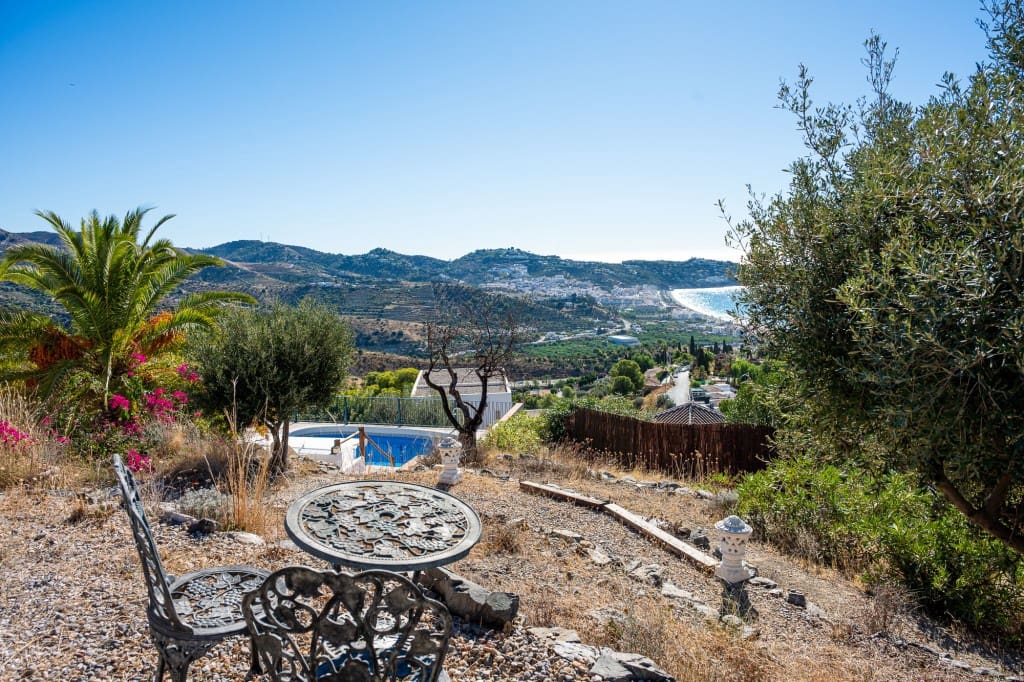 4 sypialnia Willa na sprzedaż w La Herradura z basenem garażem - 890 000 € (Ref: 9378762)