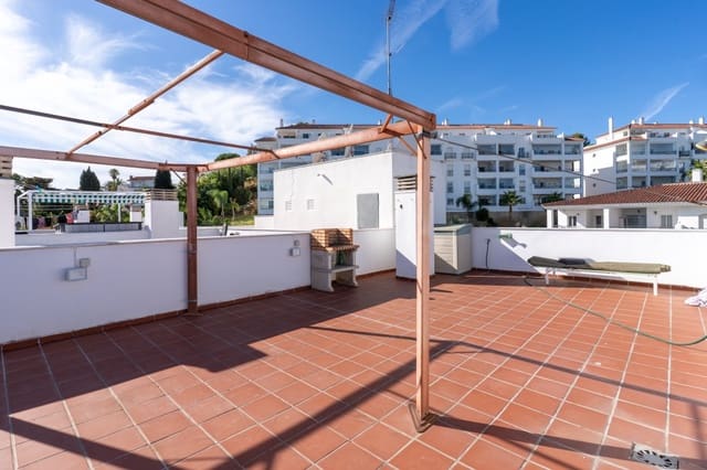 2 bedroom Penthouse for sale in Mijas Costa, Mijas with pool garage - € 439,000 (Ref: 9382396)