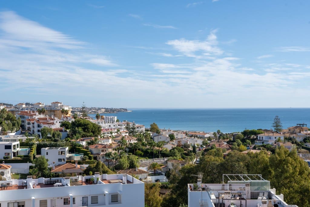 2 makuuhuone Kattohuoneisto myytävänä paikassa Mijas Costa mukana uima-altaan 
autotalli - 439 000 € (Ref: 9382396)