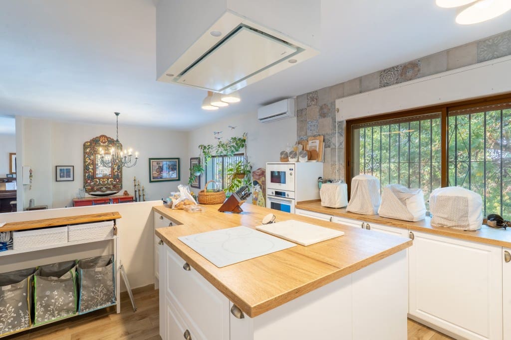 7 quarto Moradia para venda em Alhaurin de la Torre com piscina - 790 000 € (Ref: 9387516)