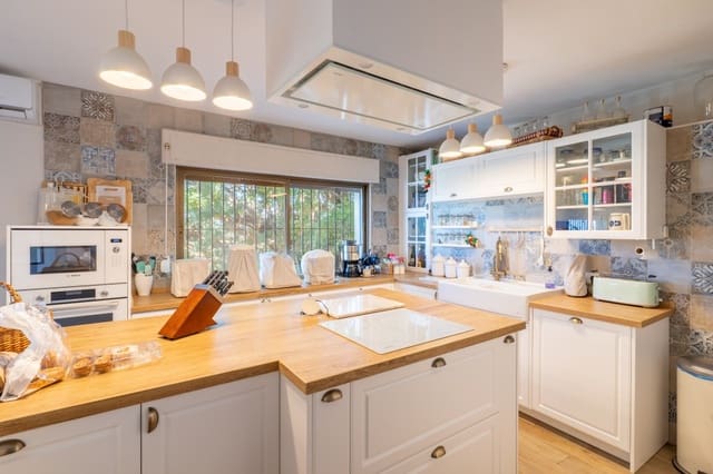 7 camera da letto Villa in vendita in Alhaurín de la Torre con piscina - 790.000 € (Rif: 9387516)