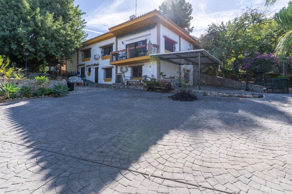 7 quarto Moradia para venda em Alhaurin de la Torre com piscina - 790 000 € (Ref: 9387516)