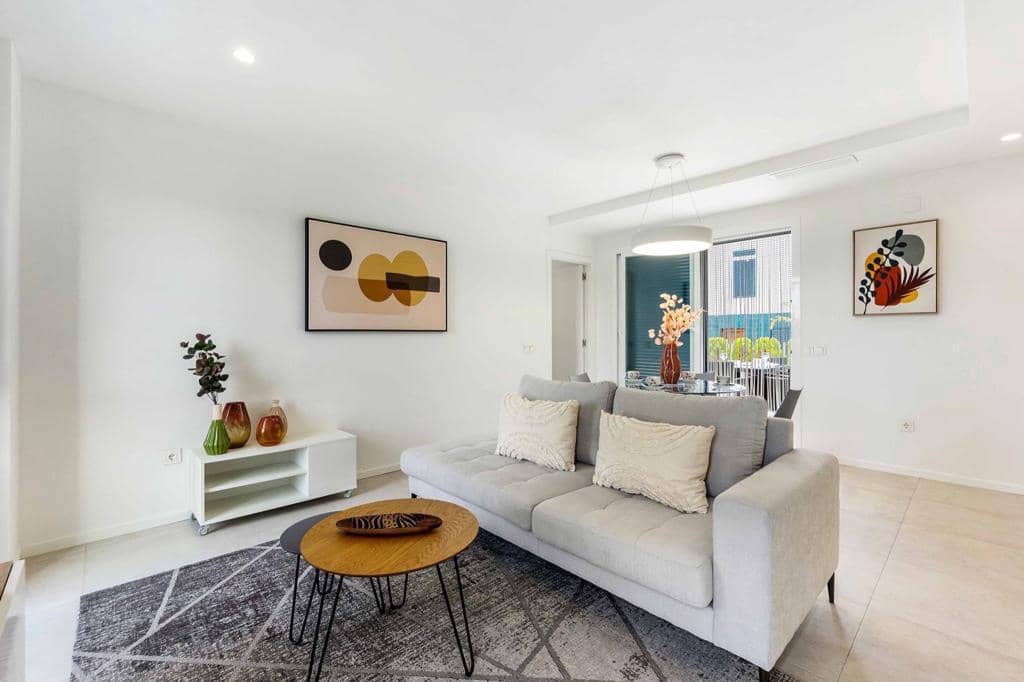 2 makuuhuone Huoneisto myytävänä paikassa Playa Flamenca mukana uima-altaan 
autotalli - 289 000 € (Ref: 9410630)