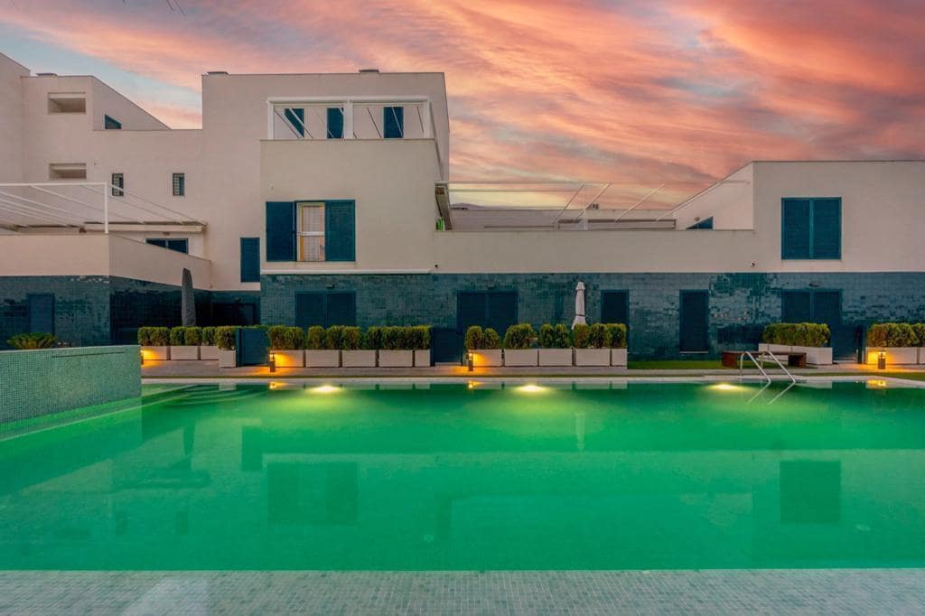 2 makuuhuone Huoneisto myytävänä paikassa Playa Flamenca mukana uima-altaan 
autotalli - 289 000 € (Ref: 9410630)