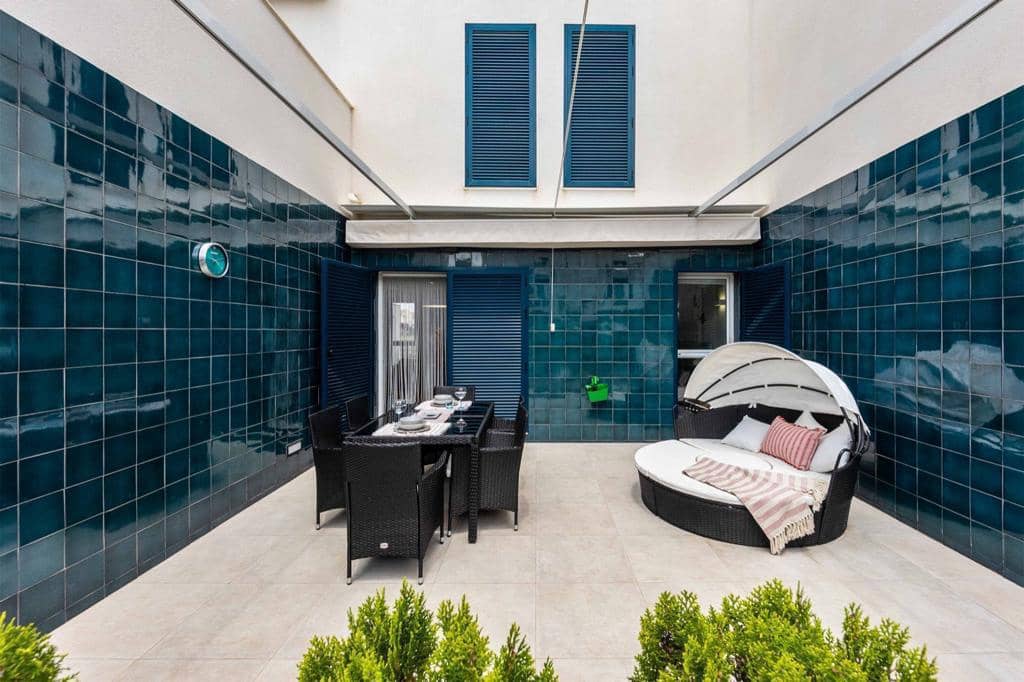 2 makuuhuone Huoneisto myytävänä paikassa Playa Flamenca mukana uima-altaan 
autotalli - 289 000 € (Ref: 9410630)