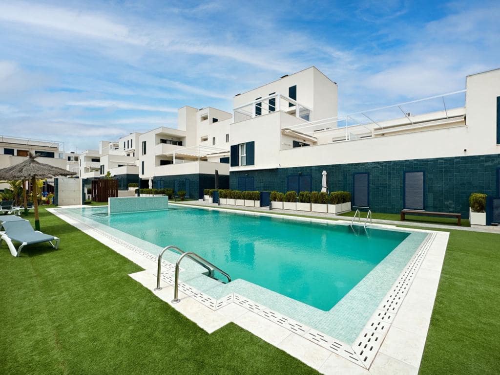 2 makuuhuone Huoneisto myytävänä paikassa Playa Flamenca mukana uima-altaan 
autotalli - 289 000 € (Ref: 9410630)