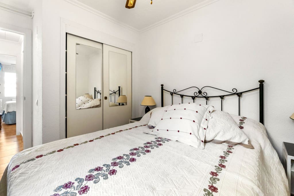 2 makuuhuone Omakotitalo myytävänä paikassa Torrevieja - 149 500 € (Ref: 9410631)