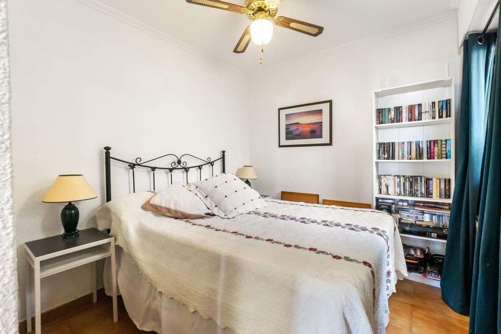 2 makuuhuone Omakotitalo myytävänä paikassa Torrevieja - 149 500 € (Ref: 9410631)