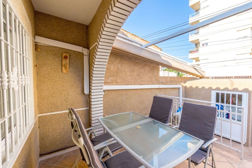 2 makuuhuone Omakotitalo myytävänä paikassa Torrevieja - 149 500 € (Ref: 9410631)