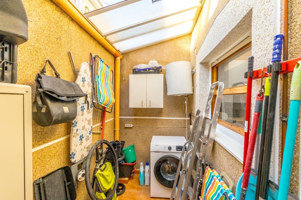 2 makuuhuone Omakotitalo myytävänä paikassa Torrevieja - 149 500 € (Ref: 9410631)