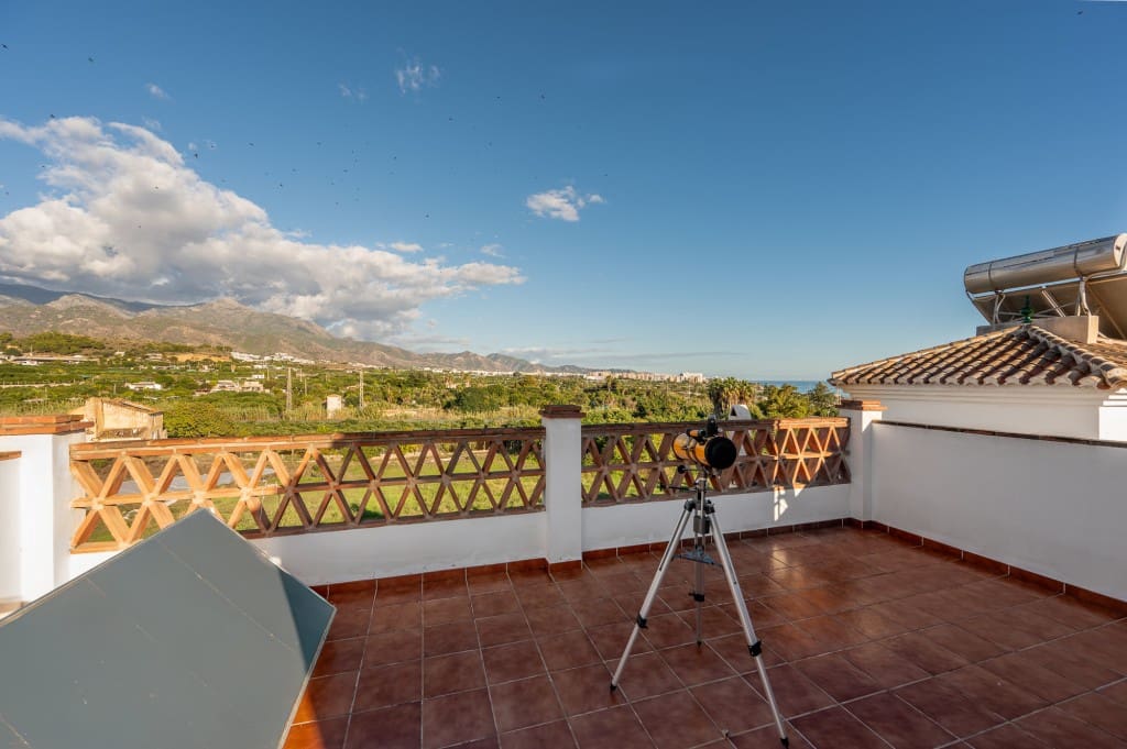 4 chambre Villa/Maison à vendre à Nerja avec piscine garage - 670 000 € (Ref: 9410632)