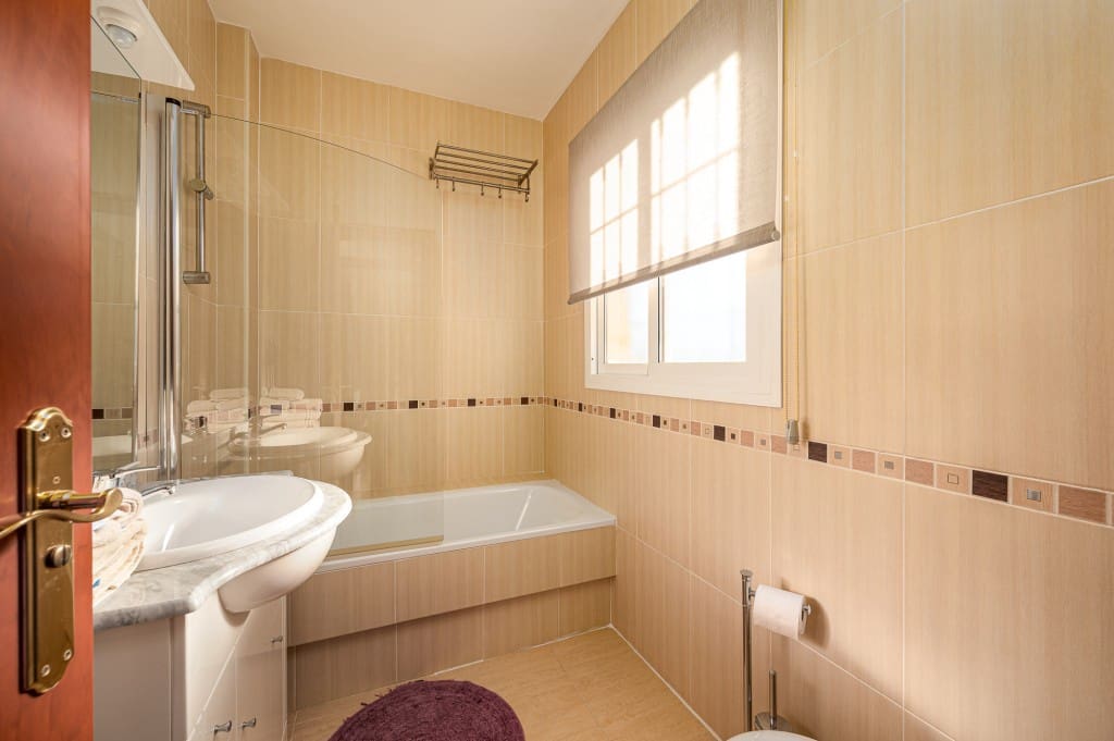 4 chambre Villa/Maison à vendre à Nerja avec piscine garage - 670 000 € (Ref: 9410632)