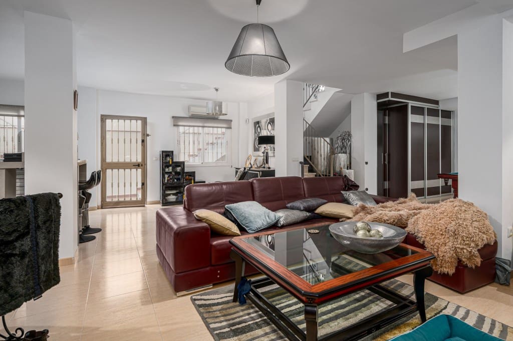 4 chambre Villa/Maison à vendre à Nerja avec piscine garage - 670 000 € (Ref: 9410632)