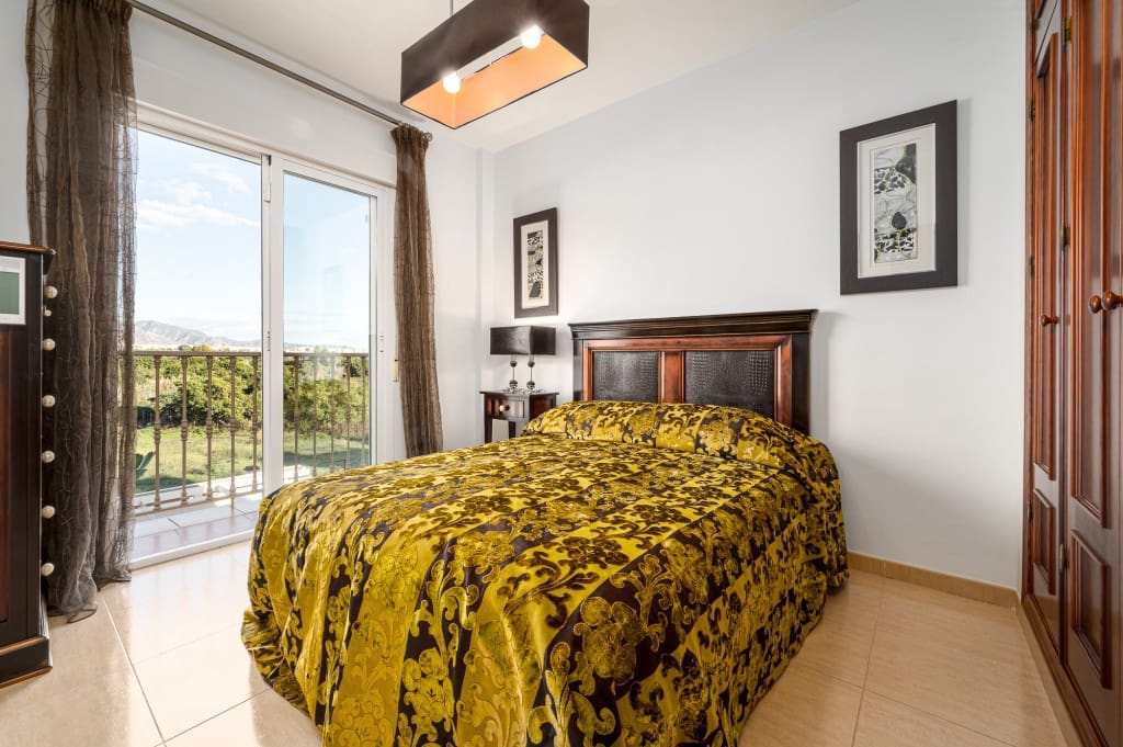 4 chambre Villa/Maison à vendre à Nerja avec piscine garage - 670 000 € (Ref: 9410632)