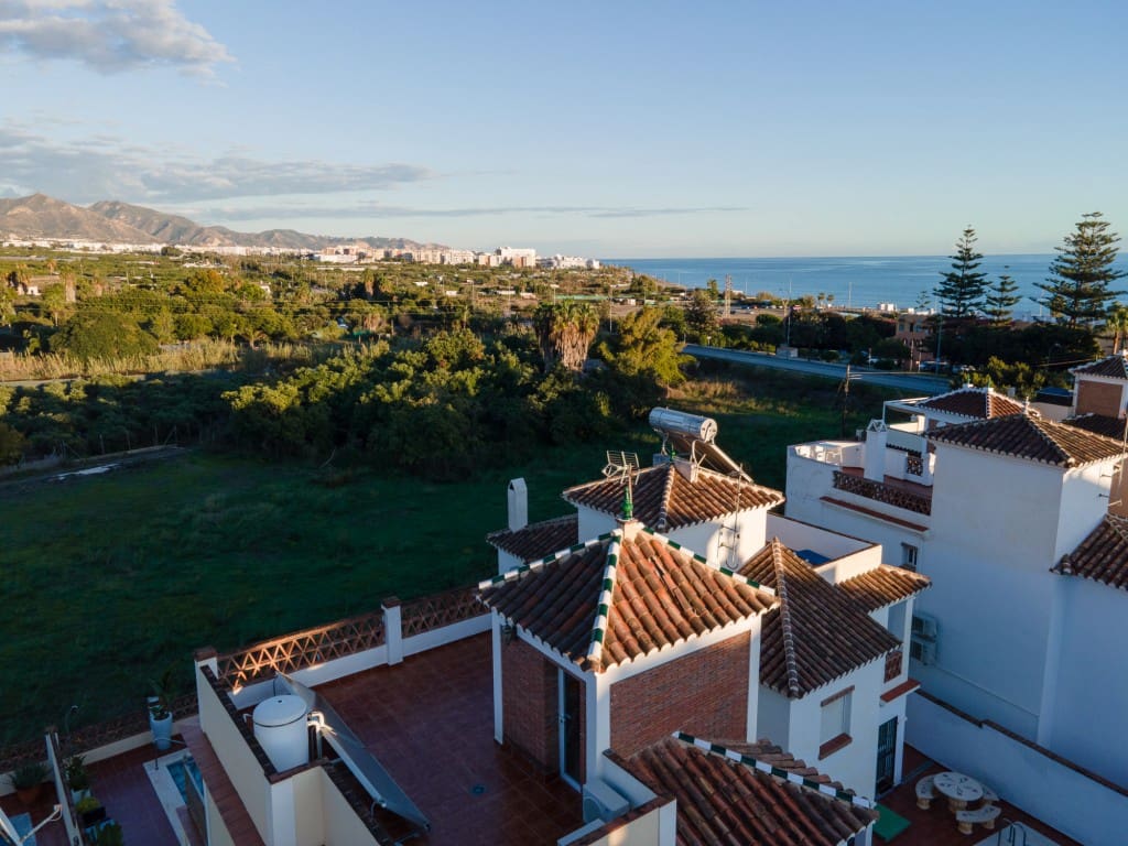 4 chambre Villa/Maison à vendre à Nerja avec piscine garage - 670 000 € (Ref: 9410632)