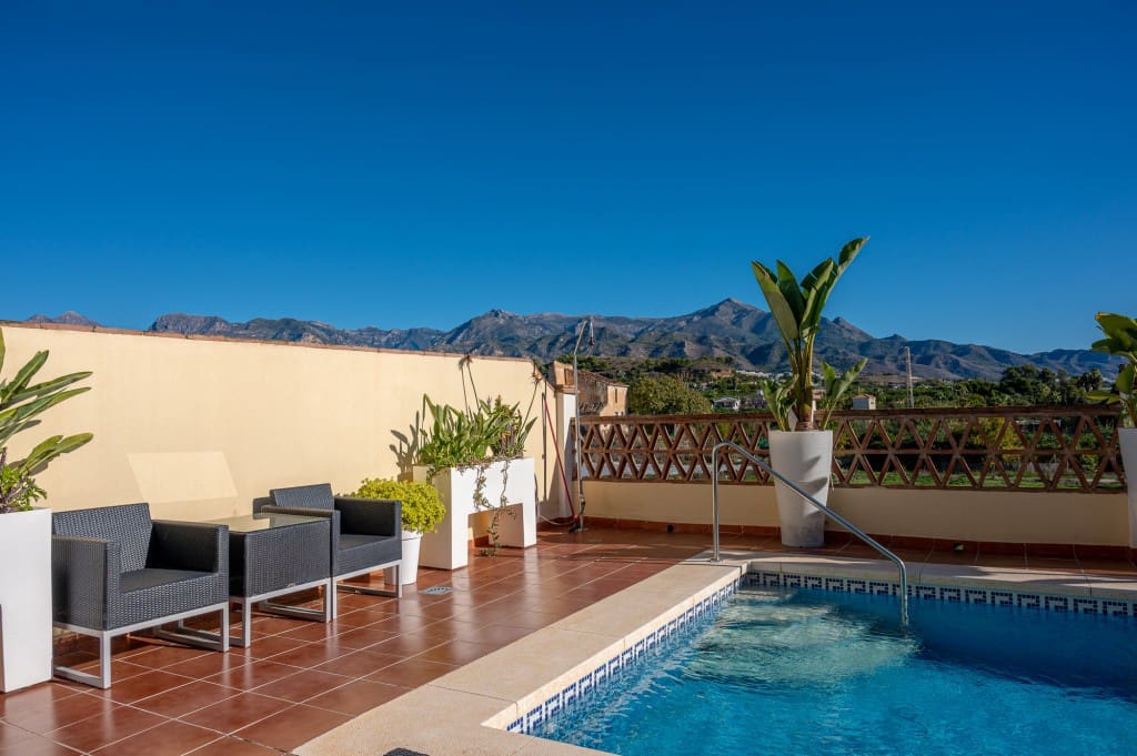 4 chambre Villa/Maison à vendre à Nerja avec piscine garage - 670 000 € (Ref: 9410632)