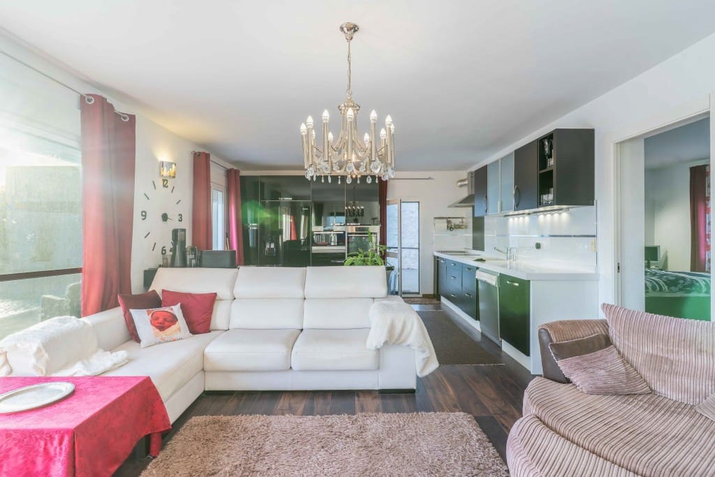 2 makuuhuone Huvila myytävänä paikassa Mijas Costa mukana uima-altaan 
autotalli - 799 000 € (Ref: 9410633)