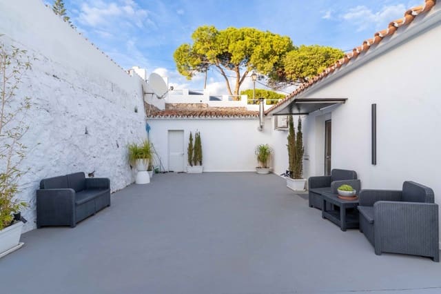 2 makuuhuone Huvila myytävänä paikassa Mijas Costa, Mijas mukana uima-altaan 
autotalli - 799 000 € (Ref: 9410633)