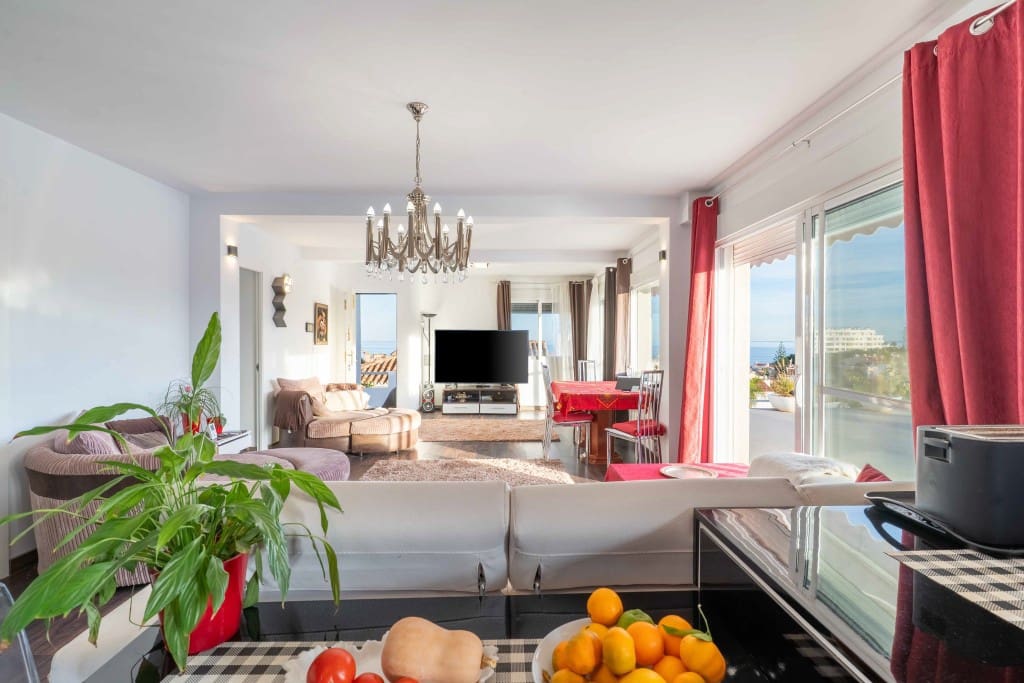 2 makuuhuone Huvila myytävänä paikassa Mijas Costa mukana uima-altaan 
autotalli - 799 000 € (Ref: 9410633)