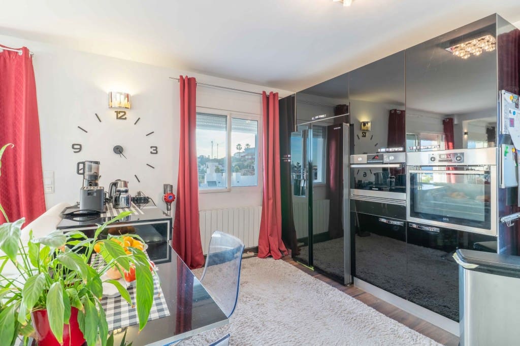 2 makuuhuone Huvila myytävänä paikassa Mijas Costa mukana uima-altaan 
autotalli - 799 000 € (Ref: 9410633)