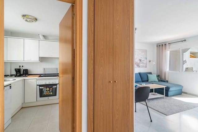 2 slaapkamer Appartement te koop in Benalmadena Costa, Benalmádena met zwembad - € 329.000 (Ref: 9413701)