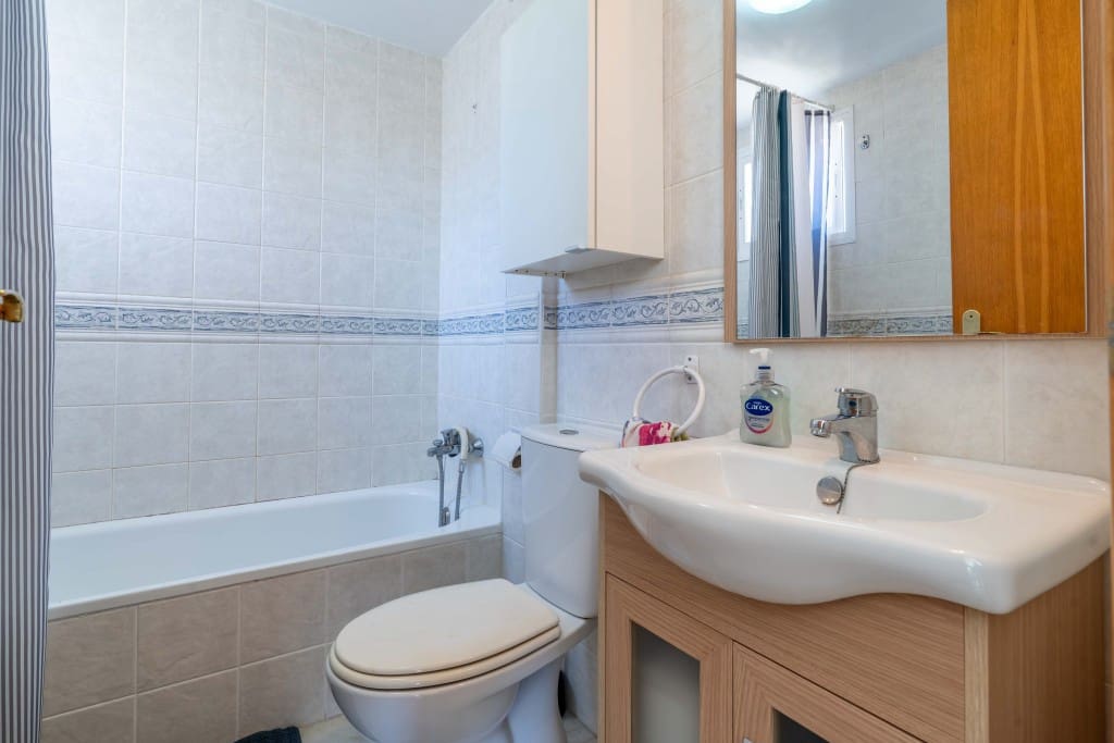 2 sovrum Lägenhet till salu i Benalmadena Costa med pool - 329 000 € (Ref: 9413701)