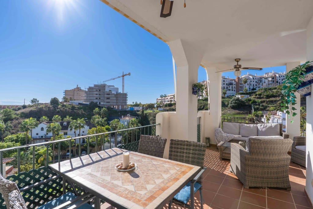 2 sovrum Lägenhet till salu i Benalmadena Costa med pool - 329 000 € (Ref: 9413701)