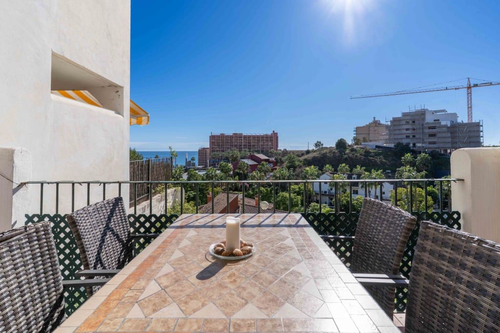 2 sovrum Lägenhet till salu i Benalmadena Costa med pool - 329 000 € (Ref: 9413701)