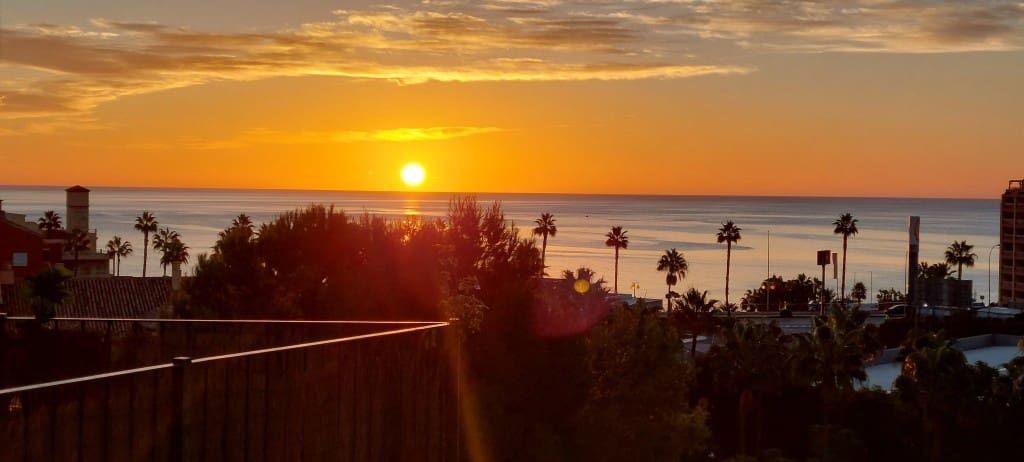 2 sovrum Lägenhet till salu i Benalmadena Costa med pool - 329 000 € (Ref: 9413701)