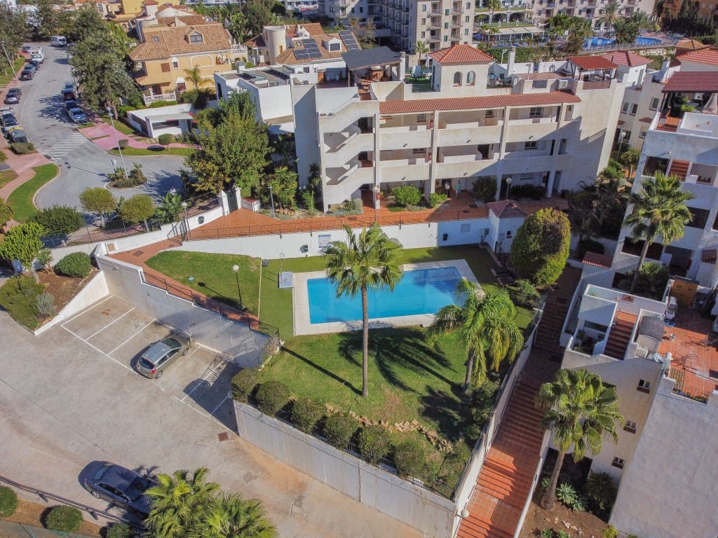 2 sovrum Lägenhet till salu i Benalmadena Costa med pool - 329 000 € (Ref: 9413701)