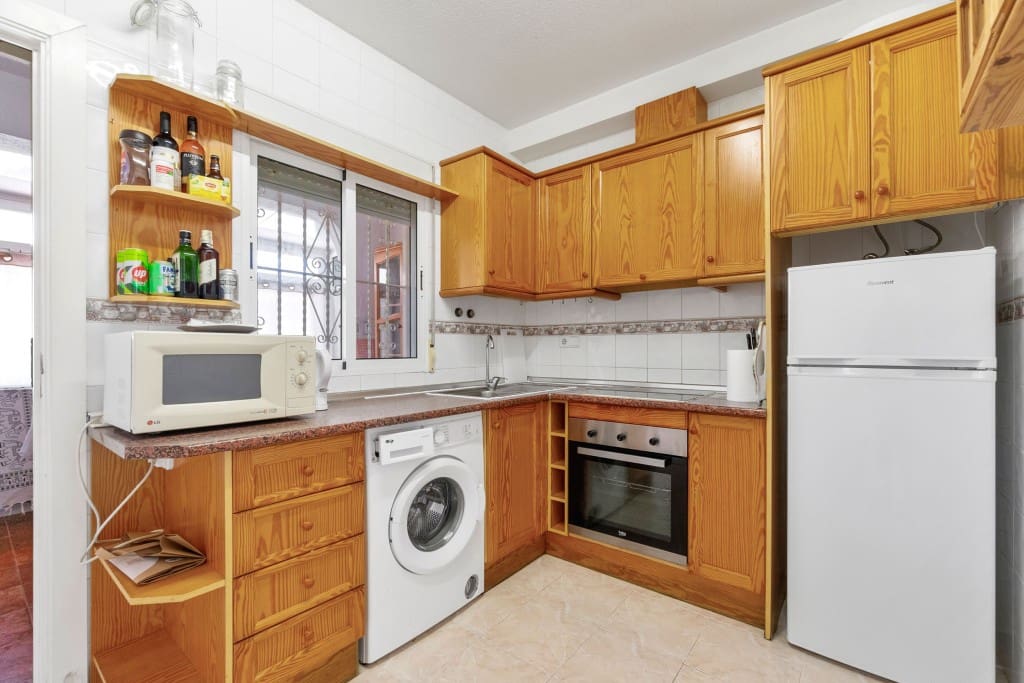 2 bedroom Townhouse for sale in La Florida with pool - € 159,900 (Ref: 9415549)