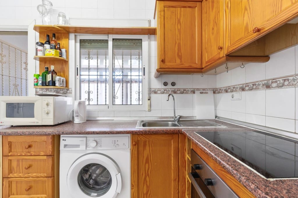 2 bedroom Townhouse for sale in La Florida with pool - € 159,900 (Ref: 9415549)