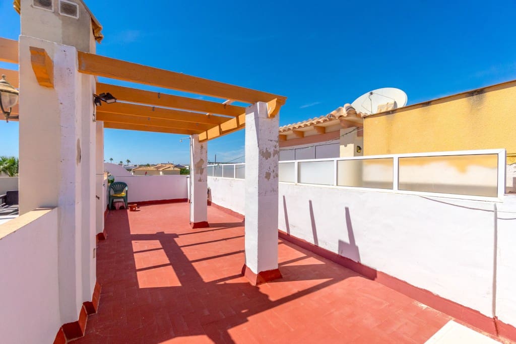 2 bedroom Townhouse for sale in La Florida with pool - € 159,900 (Ref: 9415549)