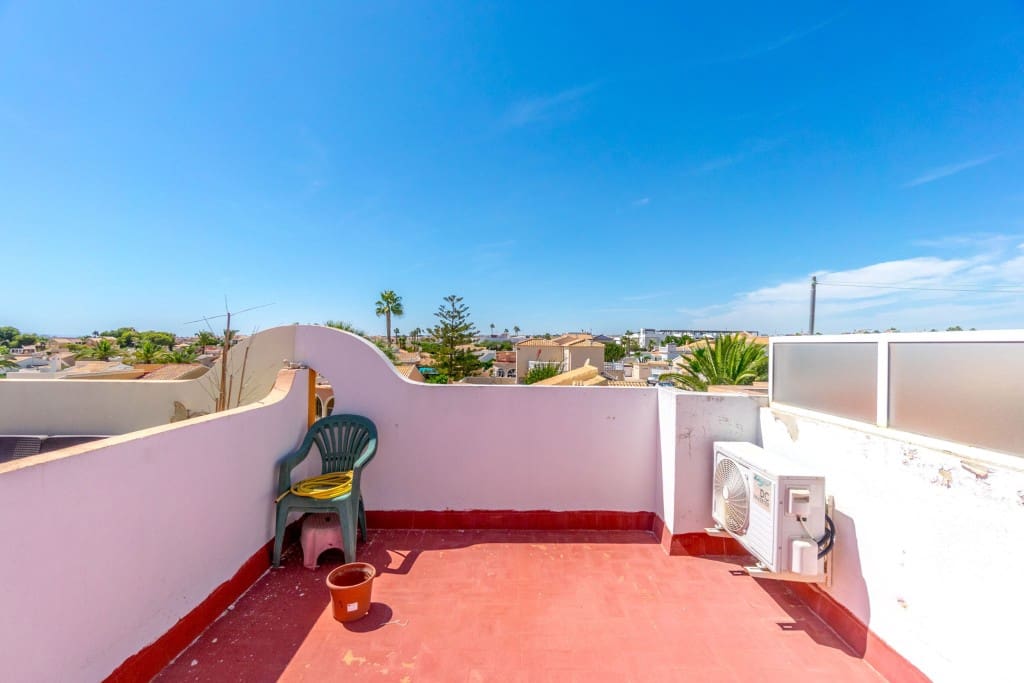 2 bedroom Townhouse for sale in La Florida with pool - € 159,900 (Ref: 9415549)