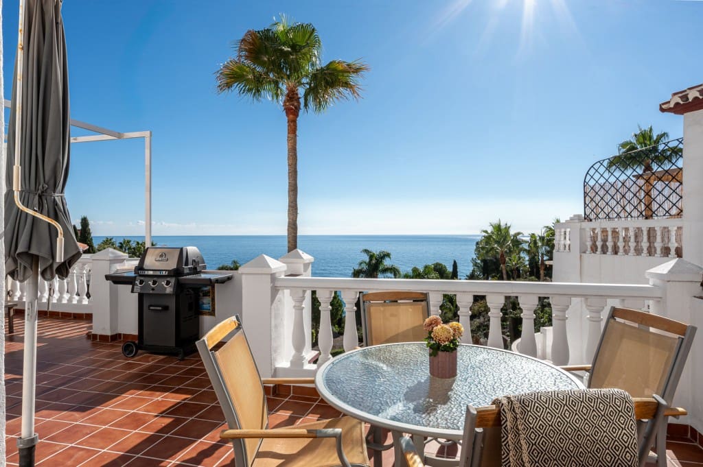 2 Zimmer Apartment zu verkaufen in Torrox-Costa mit Pool - 350.000 € (Ref: 9415554)