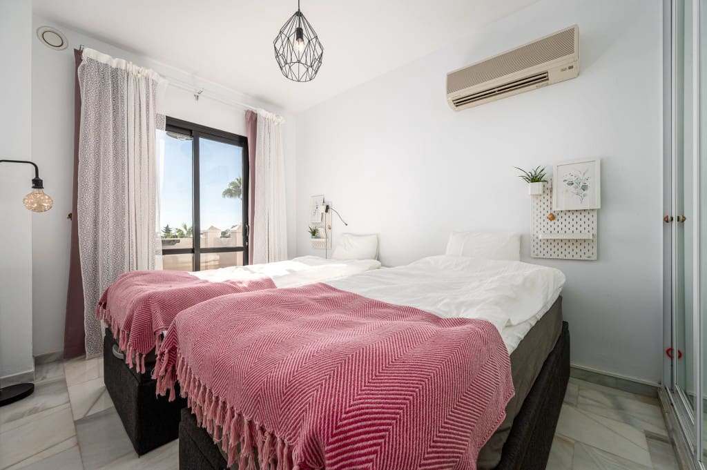 2 Zimmer Apartment zu verkaufen in Torrox-Costa mit Pool - 350.000 € (Ref: 9415554)