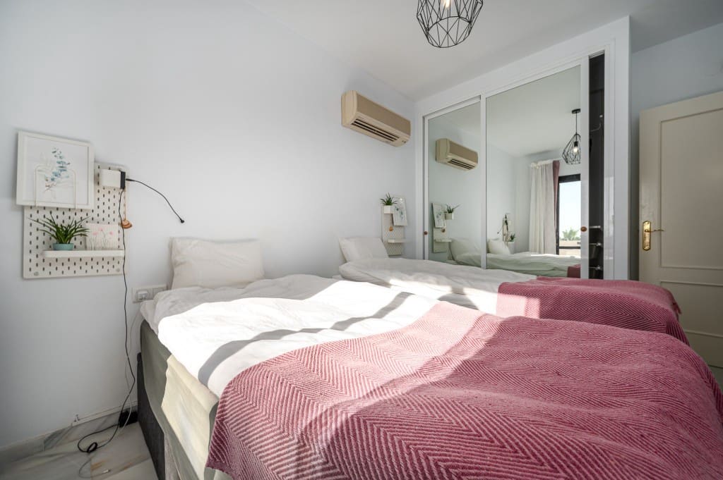 2 Zimmer Apartment zu verkaufen in Torrox-Costa mit Pool - 350.000 € (Ref: 9415554)