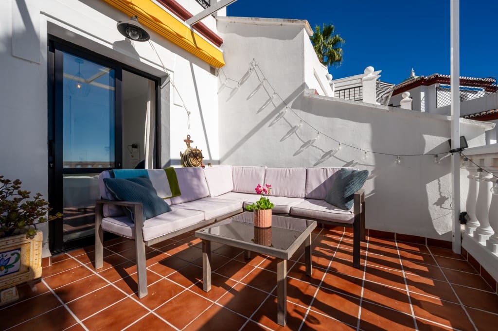 2 Zimmer Apartment zu verkaufen in Torrox-Costa mit Pool - 350.000 € (Ref: 9415554)