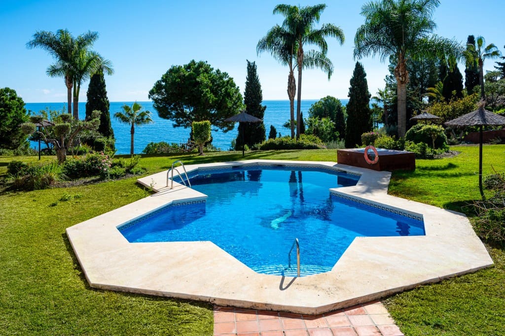 2 Zimmer Apartment zu verkaufen in Torrox-Costa mit Pool - 350.000 € (Ref: 9415554)