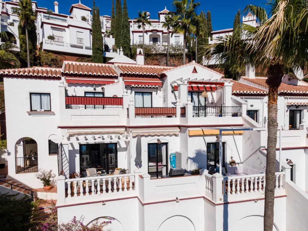 2 Zimmer Apartment zu verkaufen in Torrox-Costa mit Pool - 350.000 € (Ref: 9415554)