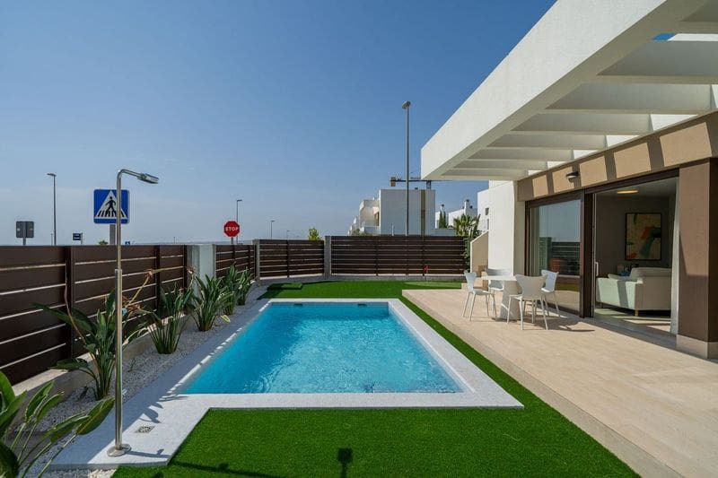4 quarto Moradia para venda em Alicante cidade com piscina - 549 900 € (Ref: 9415560)