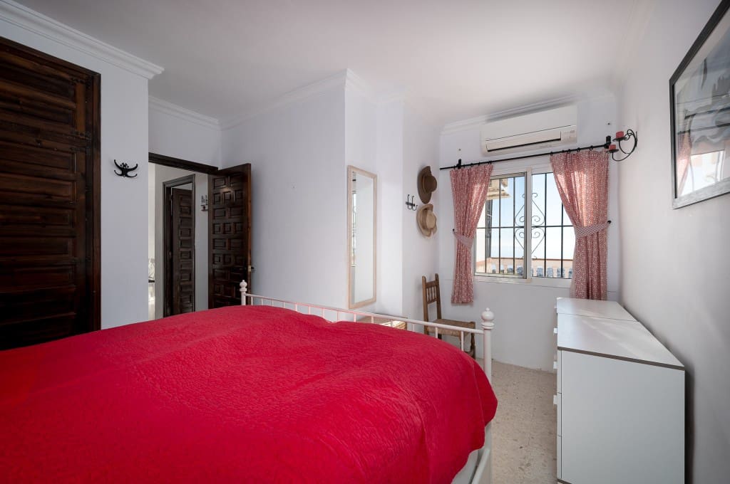 2 Zimmer Apartment zu verkaufen in Nerja mit Pool - 299.000 € (Ref: 9415563)