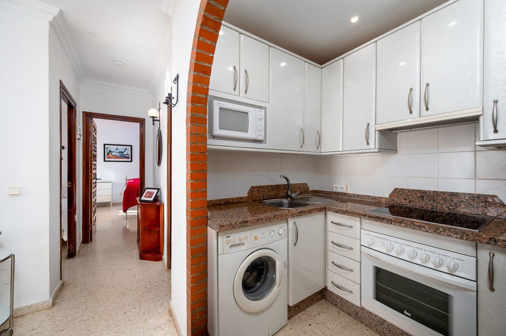 2 Zimmer Apartment zu verkaufen in Nerja mit Pool - 299.000 € (Ref: 9415563)