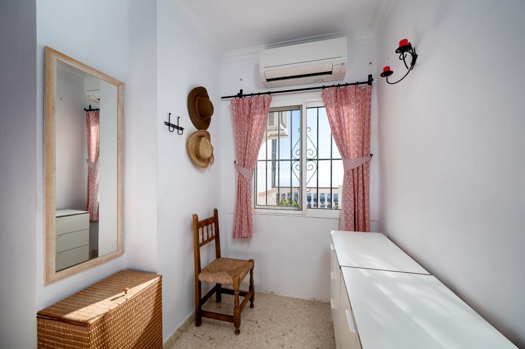 2 Zimmer Apartment zu verkaufen in Nerja mit Pool - 299.000 € (Ref: 9415563)