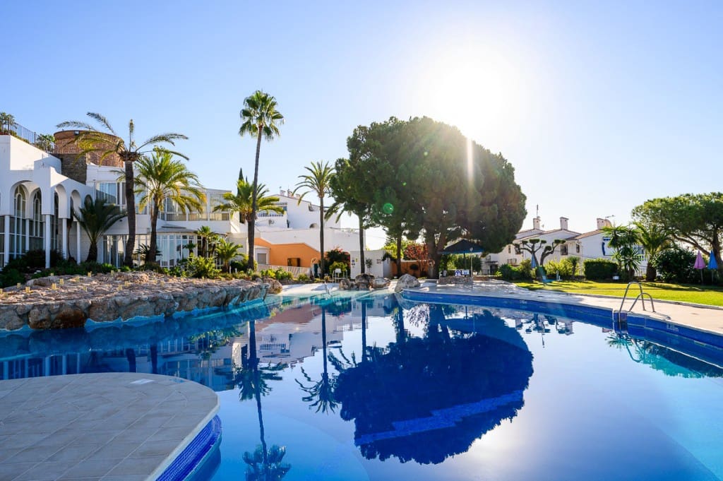 2 Zimmer Apartment zu verkaufen in Nerja mit Pool - 299.000 € (Ref: 9415563)