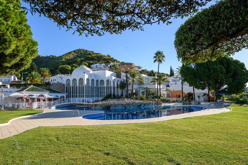 2 Zimmer Apartment zu verkaufen in Nerja mit Pool - 299.000 € (Ref: 9415563)
