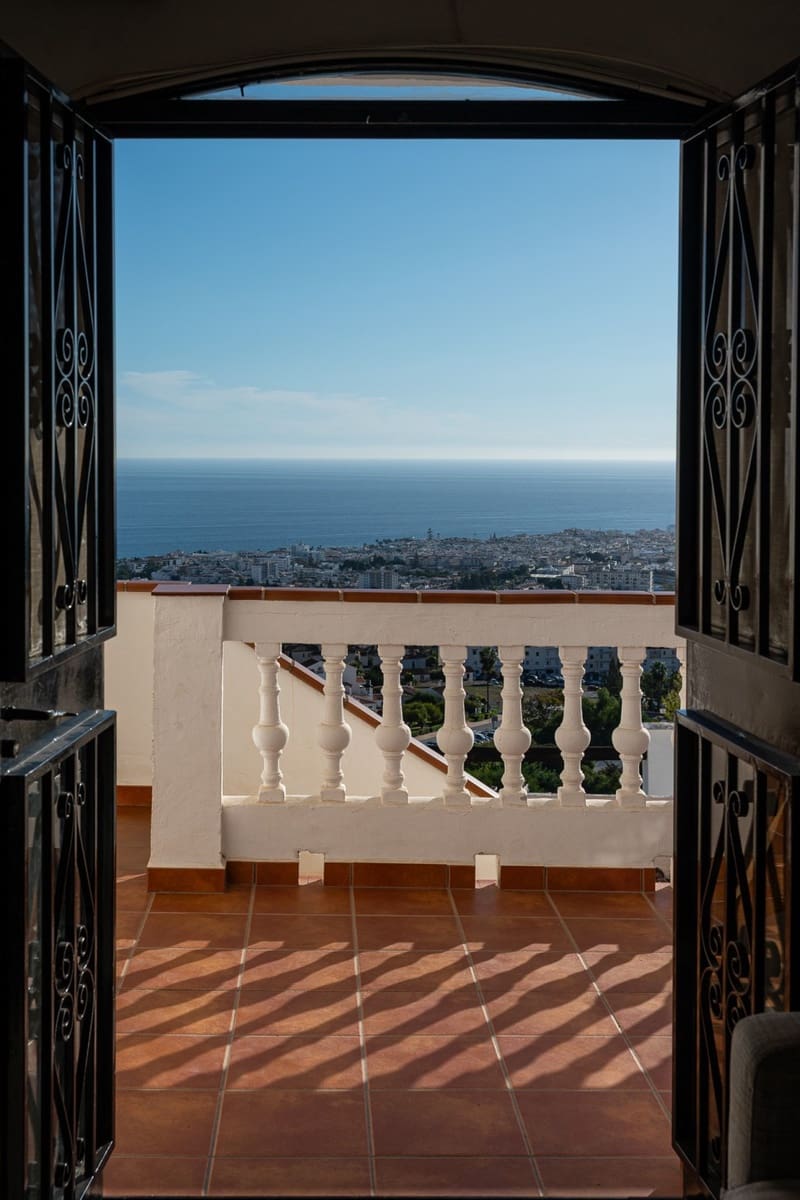 2 Zimmer Apartment zu verkaufen in Nerja mit Pool - 299.000 € (Ref: 9415563)